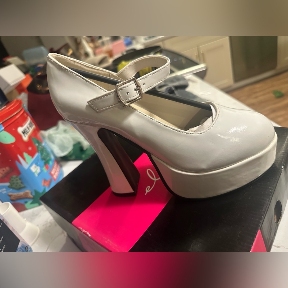 Elle White Patent Mary Jane Platform Heels with Buckle Strap